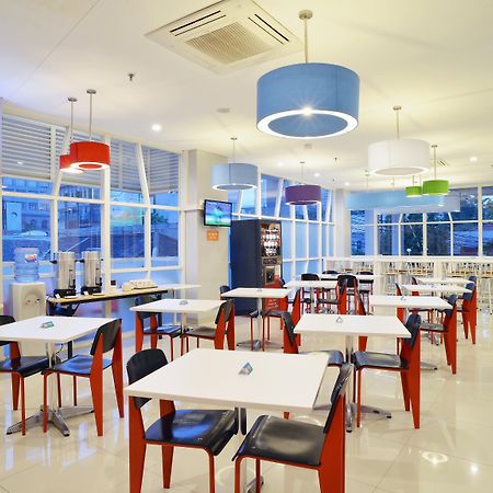 Pop! Hotel Kemang Jakarta Exterior photo