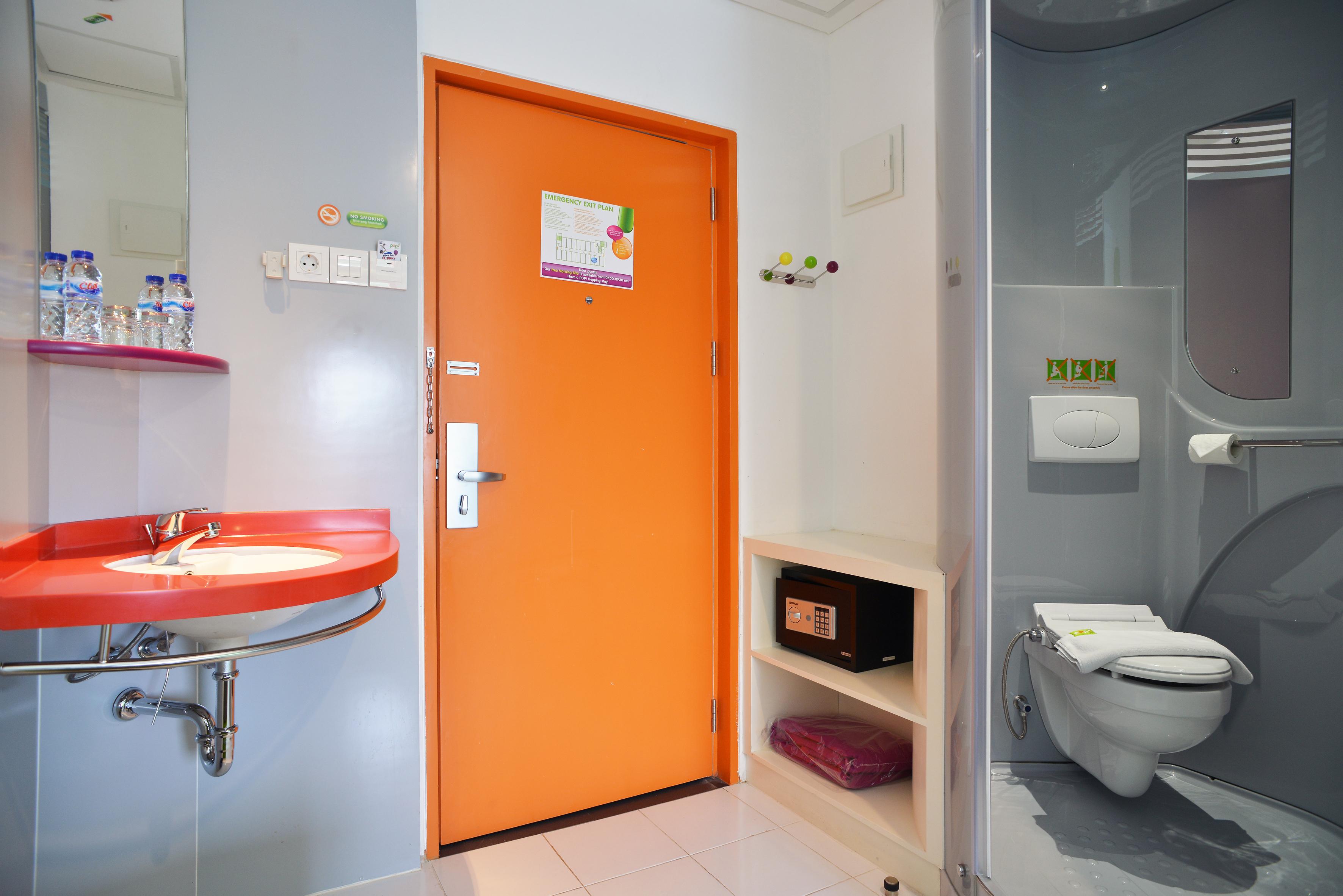 Pop! Hotel Kemang Jakarta Exterior photo